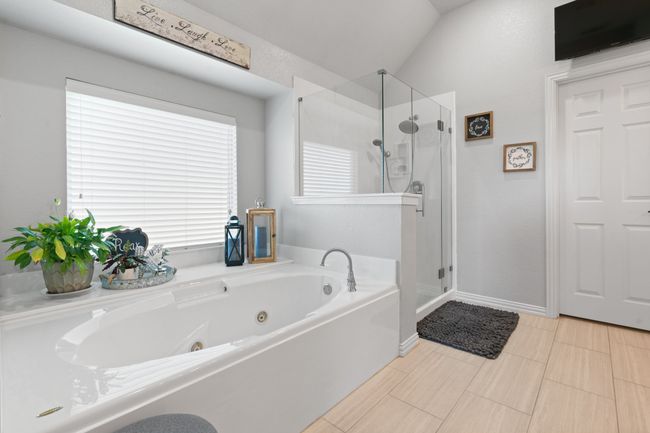 2033 Gentle Springs Dr, House other with 4 bedrooms, 3 bathrooms and null parking in Joshua TX | Image 23