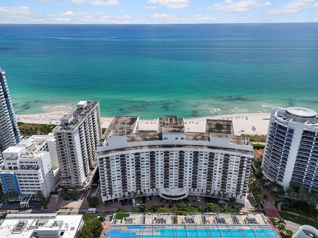 APT-1015 - 6039 Collins Ave, Condo with 1 bedrooms, 2 bathrooms and null parking in Miami Beach FL | Image 53