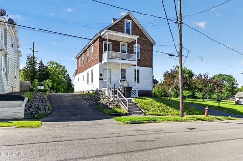 3 Young Ave, Amsterdam, NY, 12010-5115 | Card Image