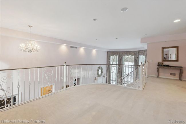 Large loft area at top of staircase | Image 21