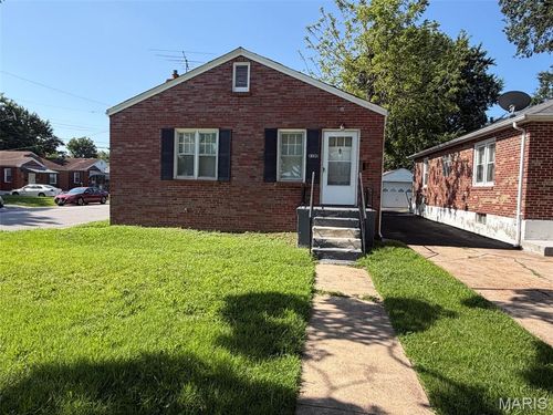 8300 Orchard Avenue, St Louis, MO, 63132 | Card Image