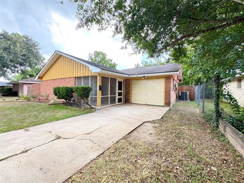 1702 Baylor Ave, Bay City, TX, 77414-4618 | Card Image