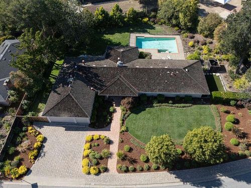135 Rockridge Rd, Hillsborough, CA, 94010-6929 | Card Image
