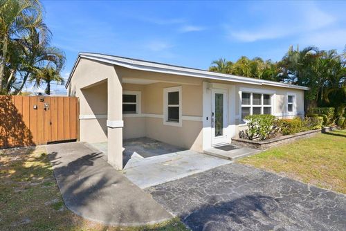541 Ne 58th Ct, Oakland Park, FL, 33334-1840 | Card Image