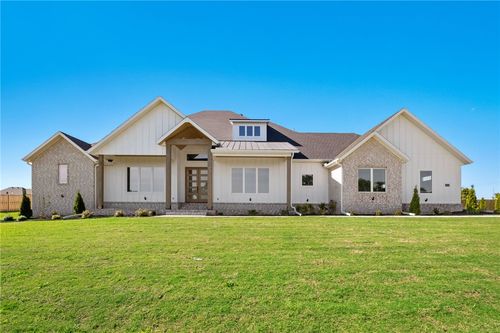 561 Shooting Star Ln, Lowell, AR, 72745-5044 | Card Image
