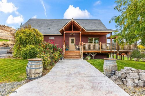 233 Tibbling Rd, Selah, WA, 98942-9252 | Card Image