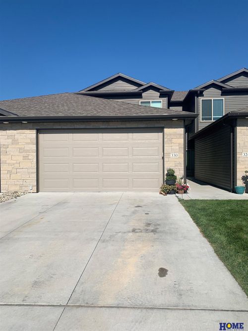 330 Half Moon Dr, Lincoln, NE, 68527-1500 | Card Image