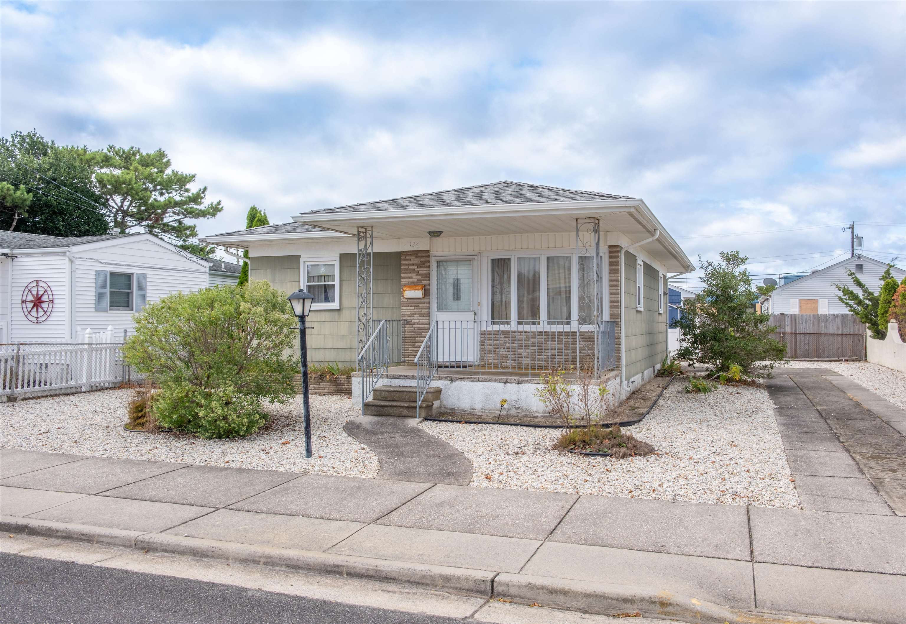 Charleston Ave, Wildwood, NJ 08260