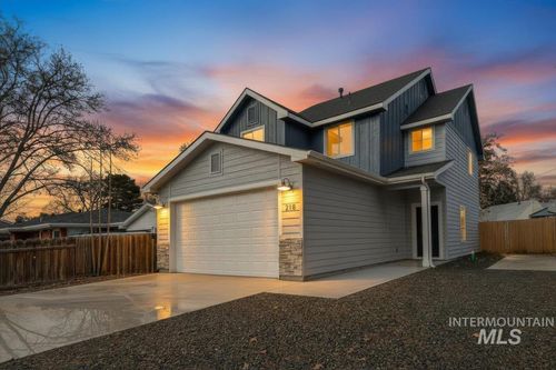 218 W Roosevelt Ave, Nampa, ID, 83686-2715 | Card Image