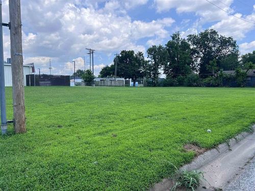 1422 N 1st St, Arkansas City, KS, 67005-1506 | Card Image