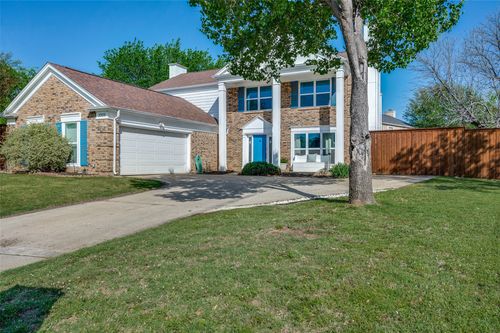 3305 Oakdale Ct, Hurst, TX, 76054-2071 | Card Image