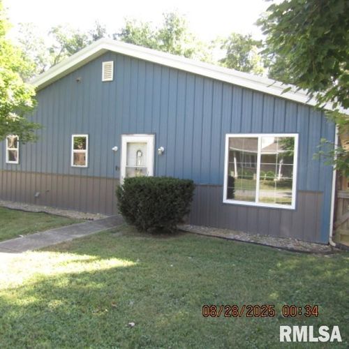 406 N 10th St, Benton, IL, 62812-3016 | Card Image