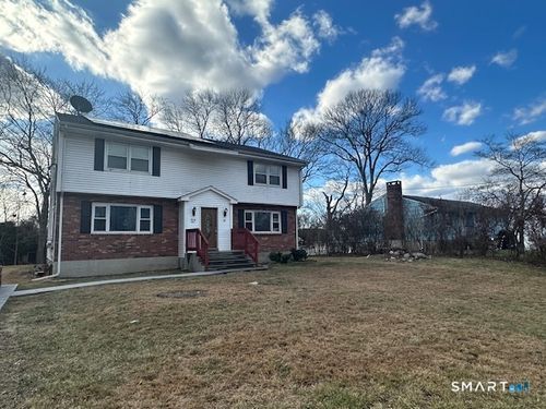 92 Glenstone Rd, Waterbury, CT, 06705-3731 | Card Image