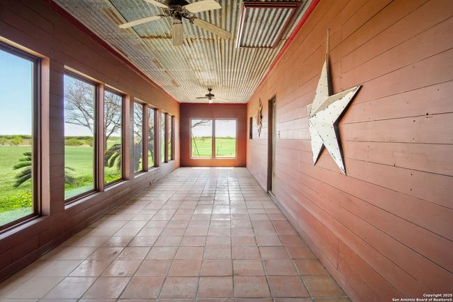 2148 County Road 220, Home with 3 bedrooms, 2 bathrooms and null parking in Floresville TX | Image 13