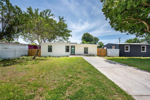 2106 Plunkett Ct, Hollywood, FL, 33020-5957 | Card Image