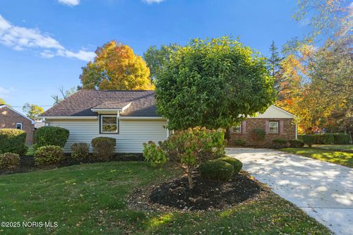 418 W Ridge Drive, Fostoria, OH, 44830 | Card Image