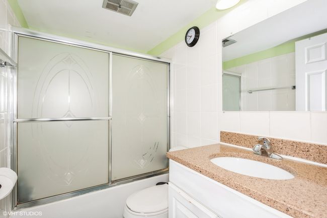 APT-1A - 270 Shorewood Dr, Condo with 2 bedrooms, 2 bathrooms and 1 parking in Glendale Heights IL | Image 7