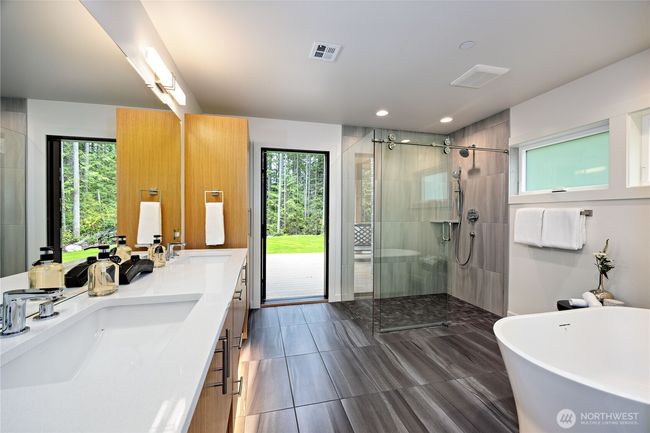 6050 Chorus Frog St Ne, House other with 4 bedrooms, 5 bathrooms and 2 parking in Bainbridge Island WA | Image 19