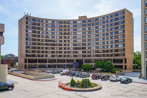 r802-100 Wells St, Hartford, CT, 06103-2928 | Card Image