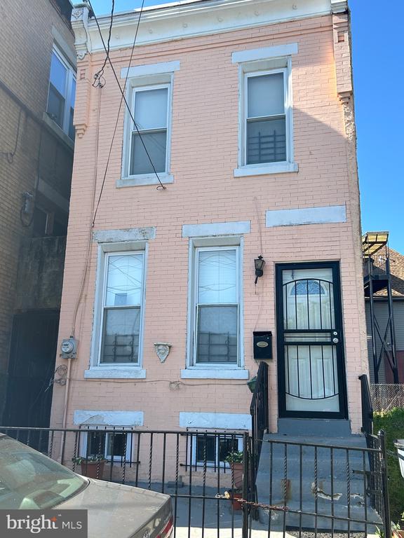 Grant St, Camden, NJ 08102