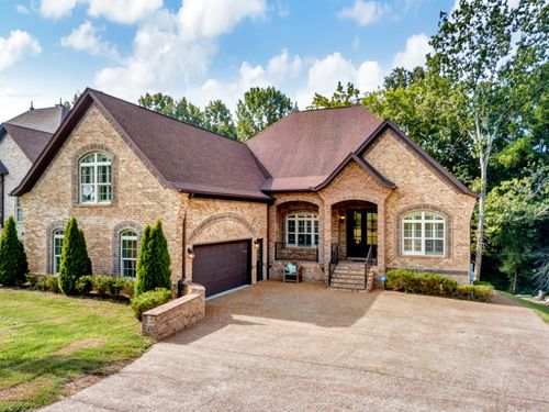 943 Lake Park Dr, Gallatin, TN, 37066-4104 | Card Image