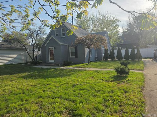 21958 Birchwood Ave, Eastpointe, MI, 48021-3822 | Card Image
