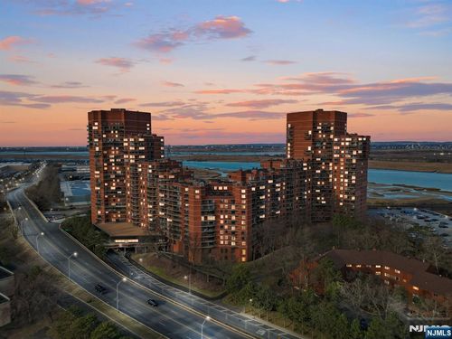 427 Harmon Cove Tower, Secaucus, NJ, 07094-1752 | Card Image
