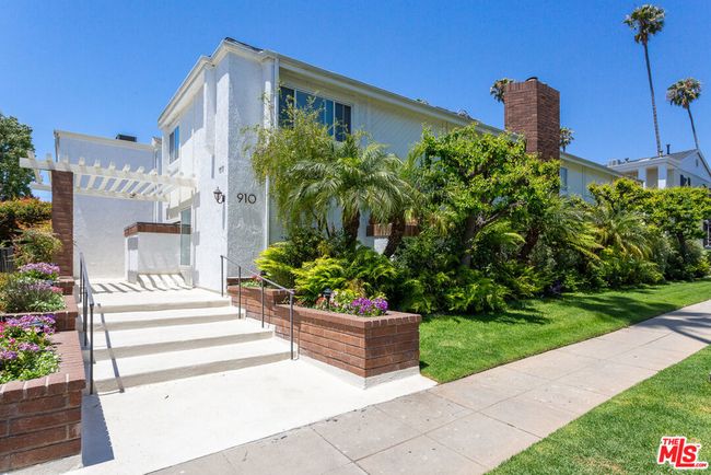 11 - 910 19 Th St, Condo with 3 bedrooms, 3 bathrooms and 2 parking in Santa Monica CA | Image 31