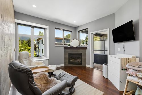 303-116 W 23rd St, North Vancouver, BC, V7M2A9 | Card Image