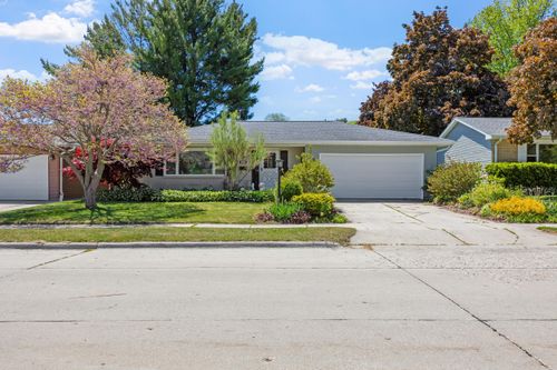 1237 Kaufmann Ave, Sheboygan, WI, 53081-7618 | Card Image