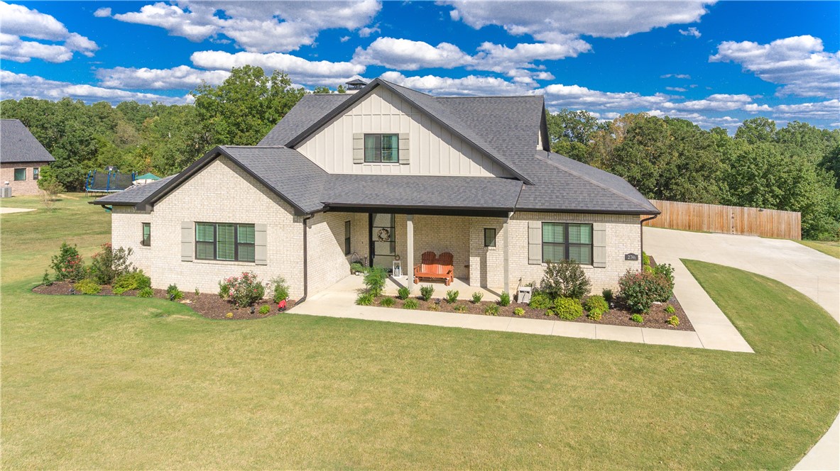 Adams Rd, Fayetteville, AR 72704