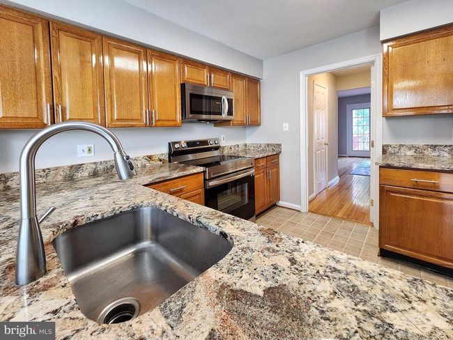 7250 Olde Lantern Way, Townhouse with 3 bedrooms, 4 bathrooms and null parking in SPRINGFIELD VA | Image 14