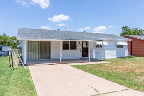 2826 S 22nd St, Abilene, TX, 79605-5940 | Card Image