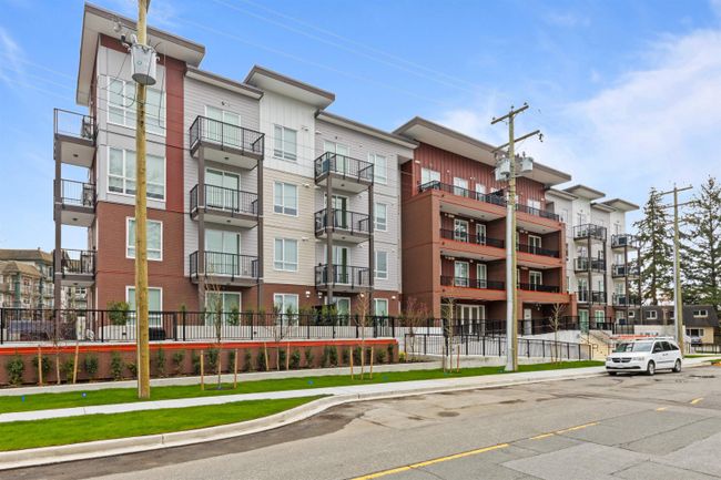 105 - 5420 208 Street, Condo with 2 bedrooms, 2 bathrooms and 1 parking in Langley BC | Image 3