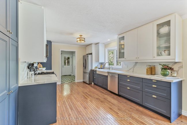 8 Penny Lane, House other with 3 bedrooms, 2 bathrooms and 6 parking in Wasaga Beach ON | Image 10