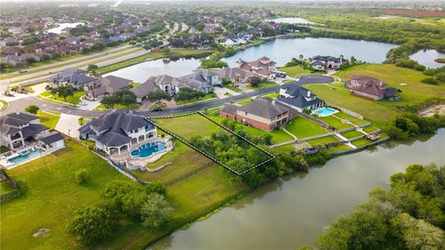 7617 Kings Lk, Corpus Christi, TX, 78413-4475 | Card Image