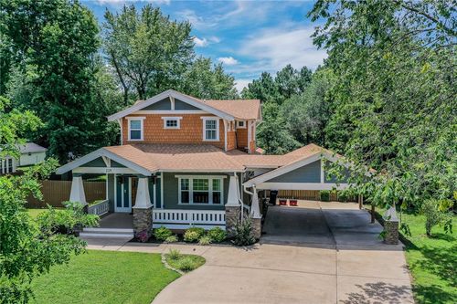 214 Lake Francis Dr, Siloam Springs, AR, 72761-5036 | Card Image