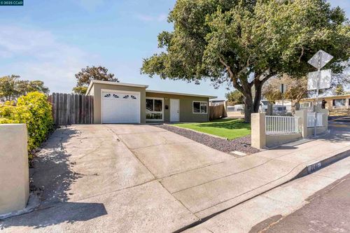 2843 Moyers Rd, Richmond, CA, 94806-2728 | Card Image
