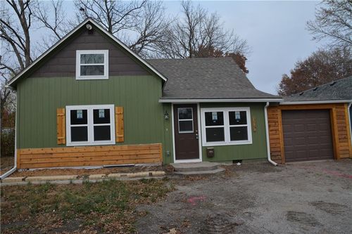 322 Front St, Grain Valley, MO, 64029-9307 | Card Image