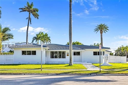 750 Harrison St, Hollywood, FL, 33019-1619 | Card Image