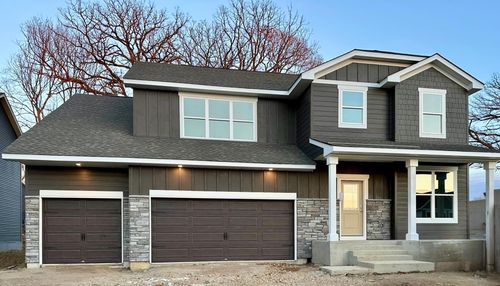 1526 Clover Preserve Way, Chaska, MN, 55318-3223 | Card Image