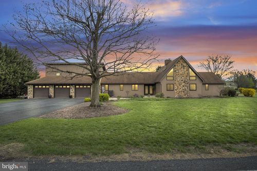 300 Hollowbrook Dr, CARLISLE, PA, 17013-8850 | Card Image