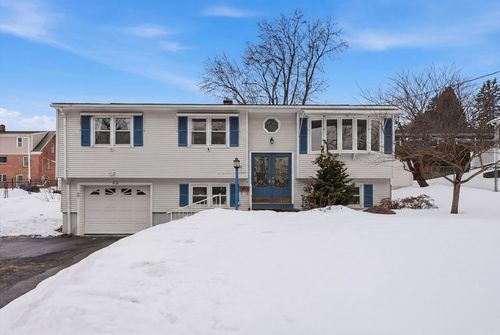 23 Brenan St, Holyoke, MA, 01040-1082 | Card Image