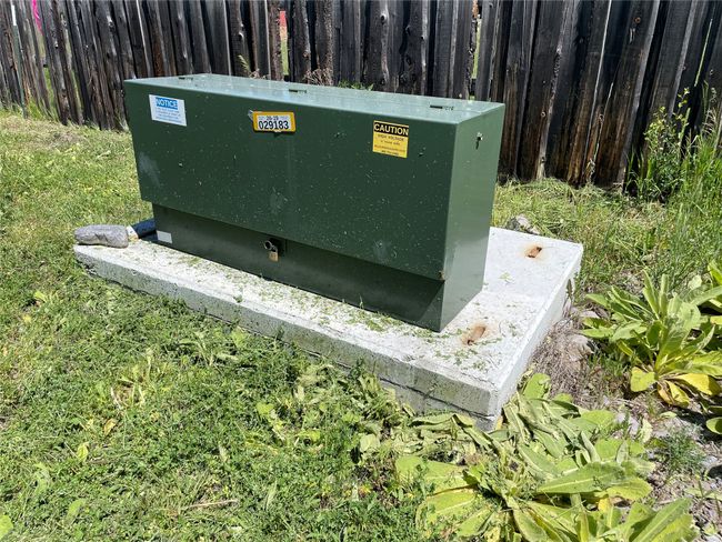 Lot 2 (Middle Lot) - power | Image 59