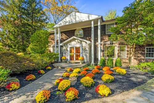 29 Winter Ln, Dix Hills, NY, 11746-5726 | Card Image