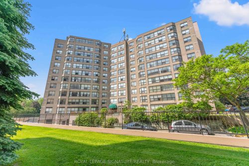 1007-250 Davis Dr, Newmarket, ON, L3Y7T7 | Card Image