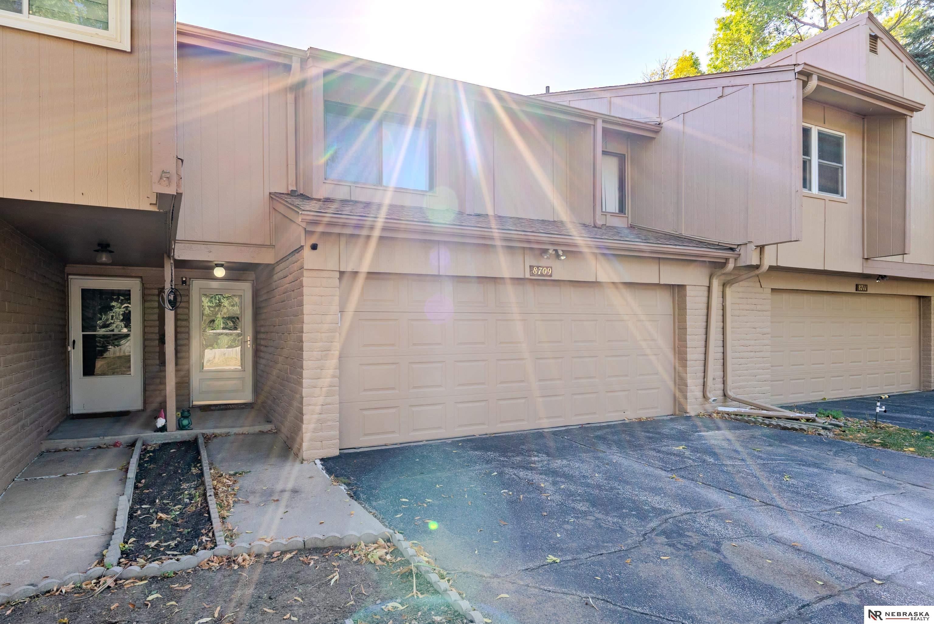 Meadows Pkwy, Omaha, NE 68138