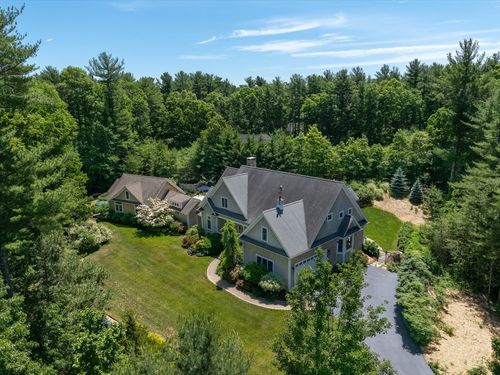 48-46-48 Paradise Ln, Rochester, MA, 02770-4037 | Card Image