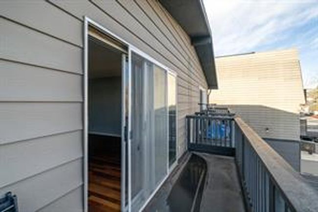 3 - 52 38a Ave Sw, Home with 2 bedrooms, 1 bathrooms and 1 parking in Calgary AB | Image 29