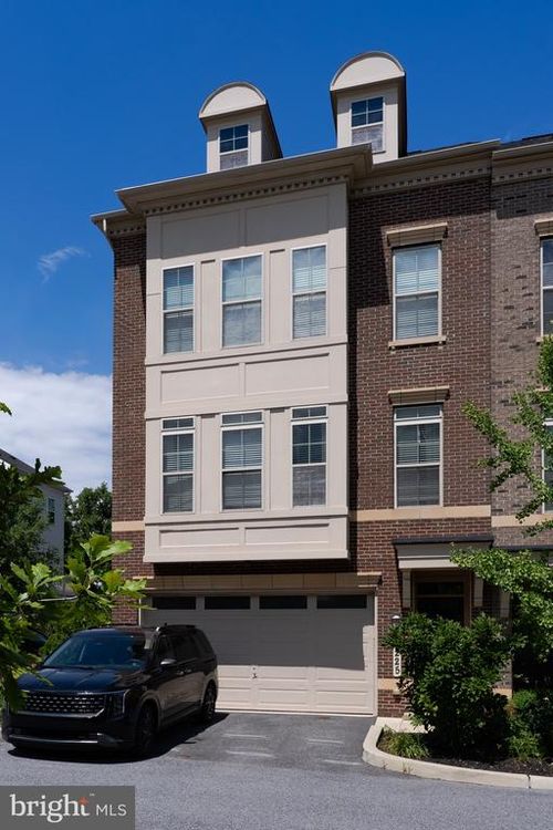 10225 Hilltop Ascent Dr, ROCKVILLE, MD, 20850-3848 | Card Image